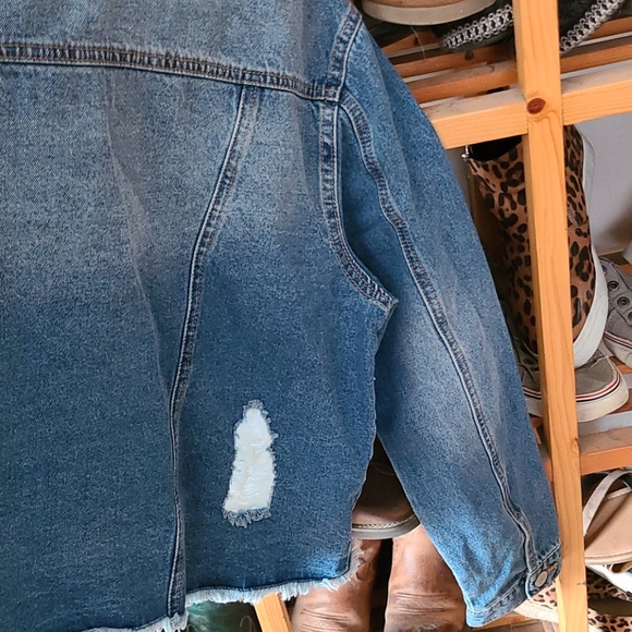 Awesome jean Jacket - Picture 5 of 5